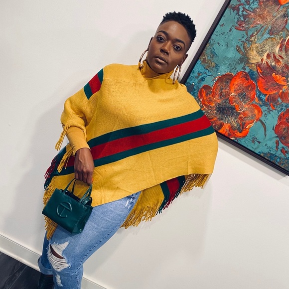 Poncho - Picture 7 of 15